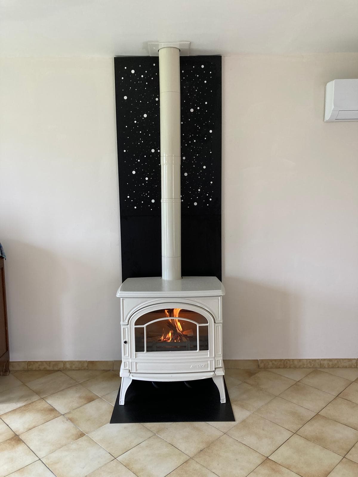 Installation de cheminée contemporaine
